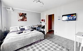Vaz Apartments E01 Kueche, Tv, Netflix, Ca 15 Min Messe U Hbf